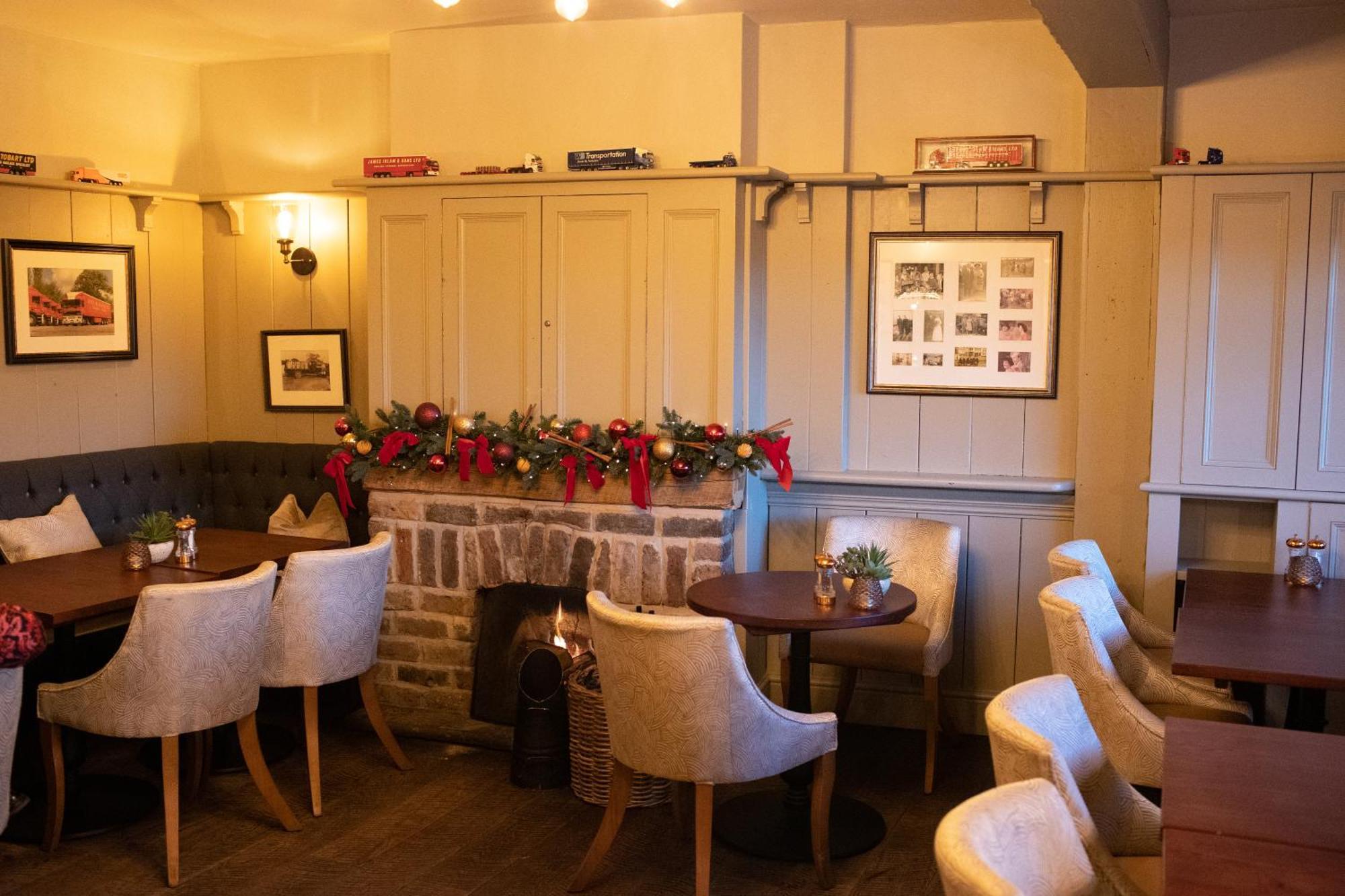 The Dog In Over Peover Knutsford Exterior photo