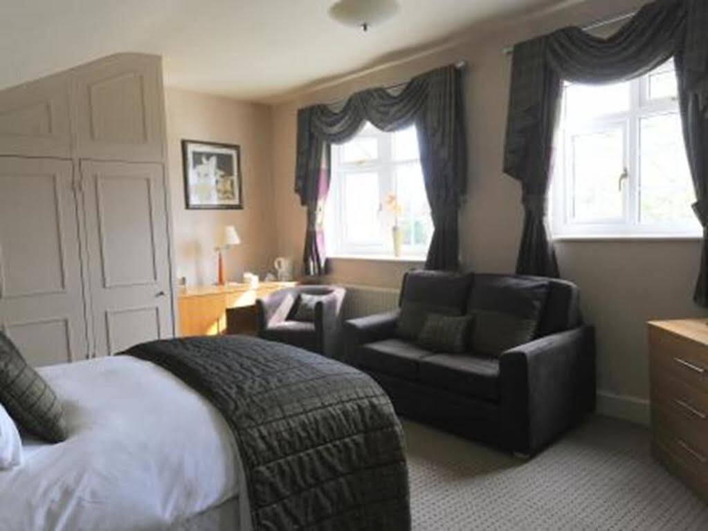 The Dog In Over Peover Knutsford Exterior photo
